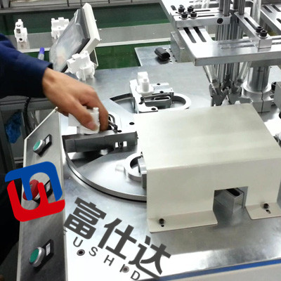 轉臺式鎖螺絲機應用水閥生產(chǎn)線